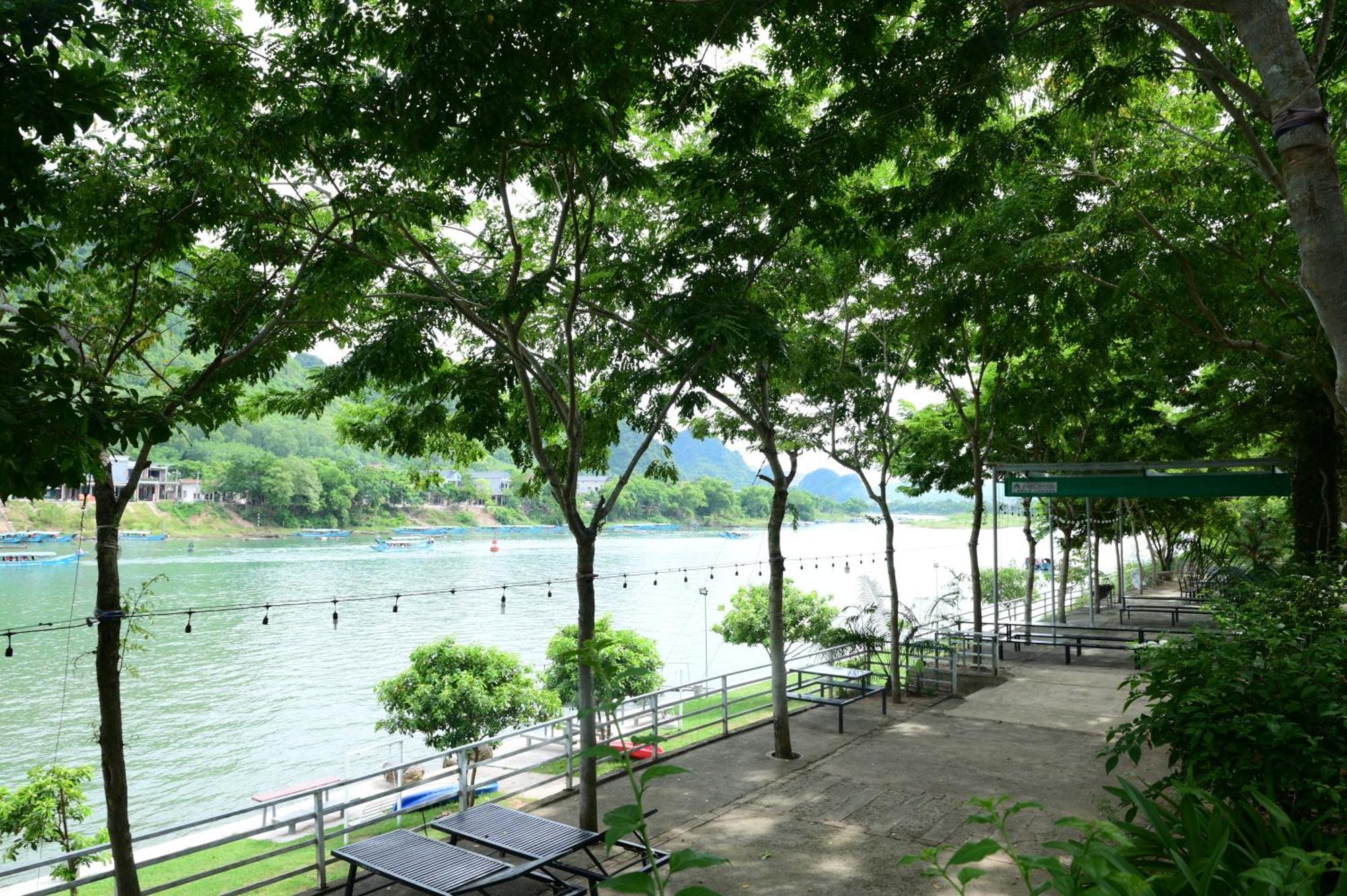 Restful River Bungalow Phong Nha Exteriör bild
