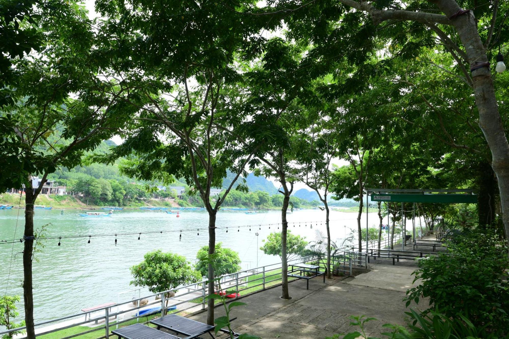 Restful River Bungalow Phong Nha Exteriör bild